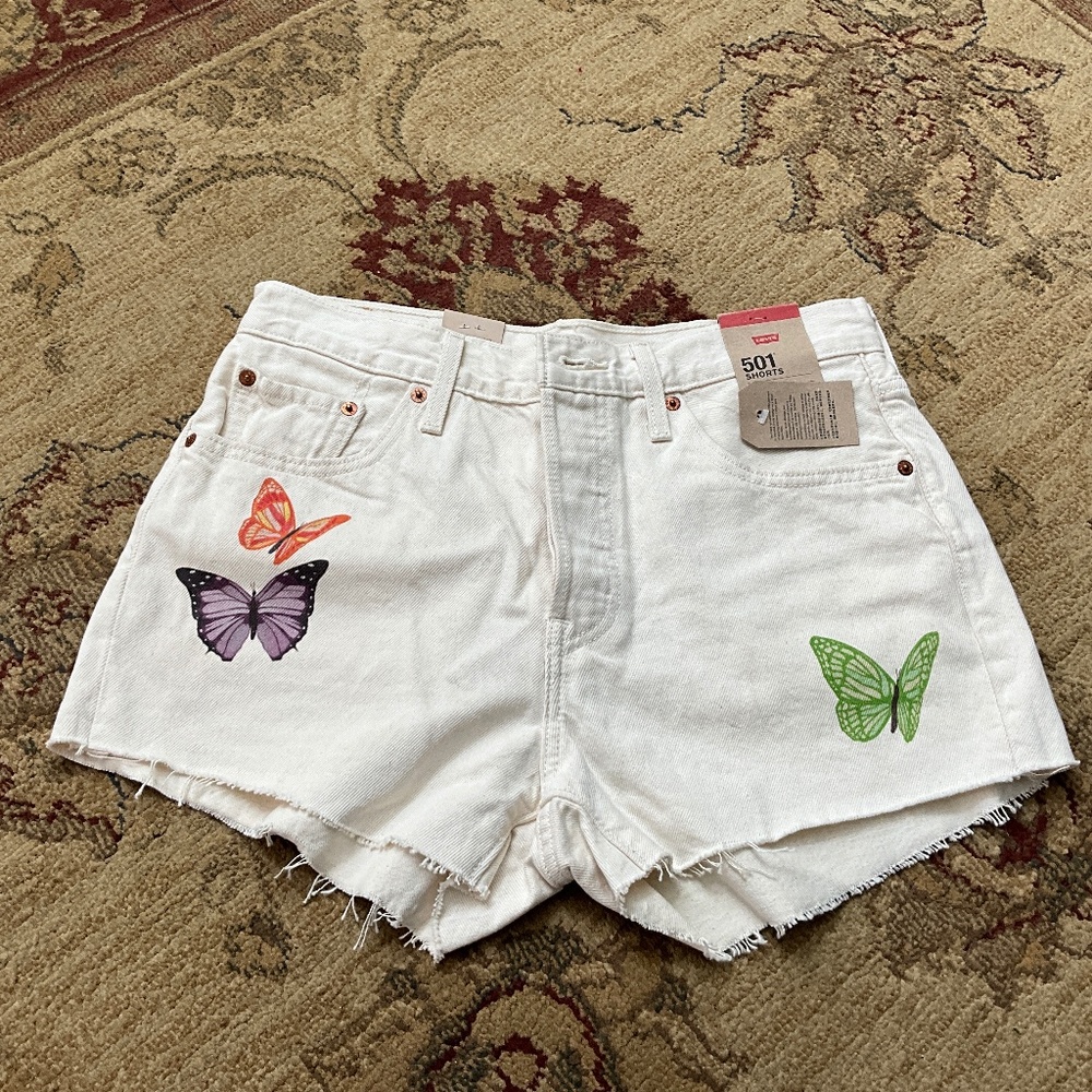 NWT size 28 Levi’s 501 shorts